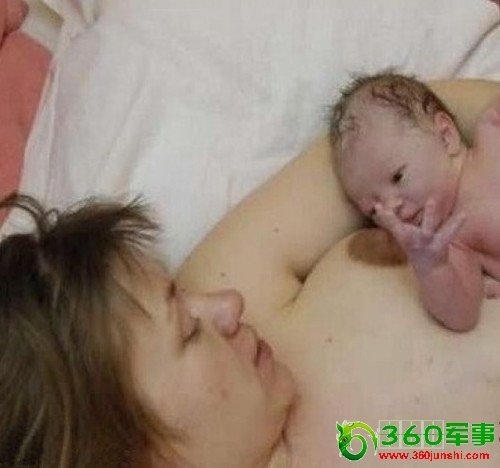 һ��ΰ��ĸ�׷�����̵���Ƭ�����������𺳡�������Ѫ���ܵľ�ͷչʾ����ң����������Ż�˭����ӱ������۰����ĸ�ס����ӡ�